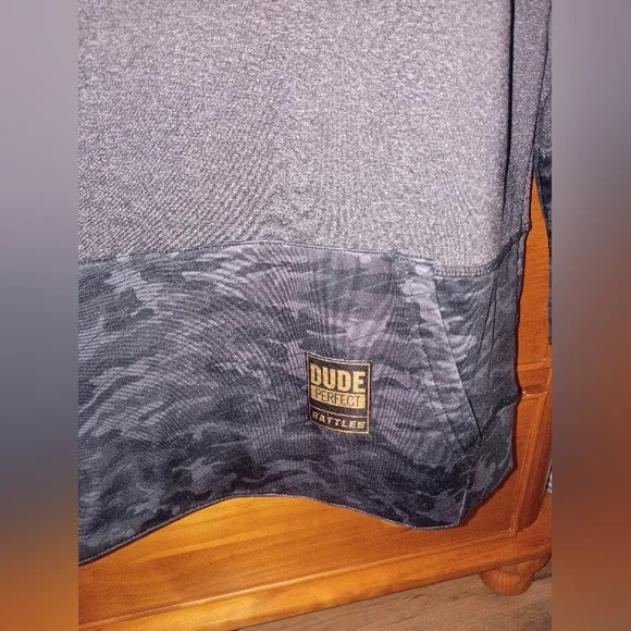 Boy's "Dude Perfect" Grey Hoodie. Size XL! - Picture 3 of 4